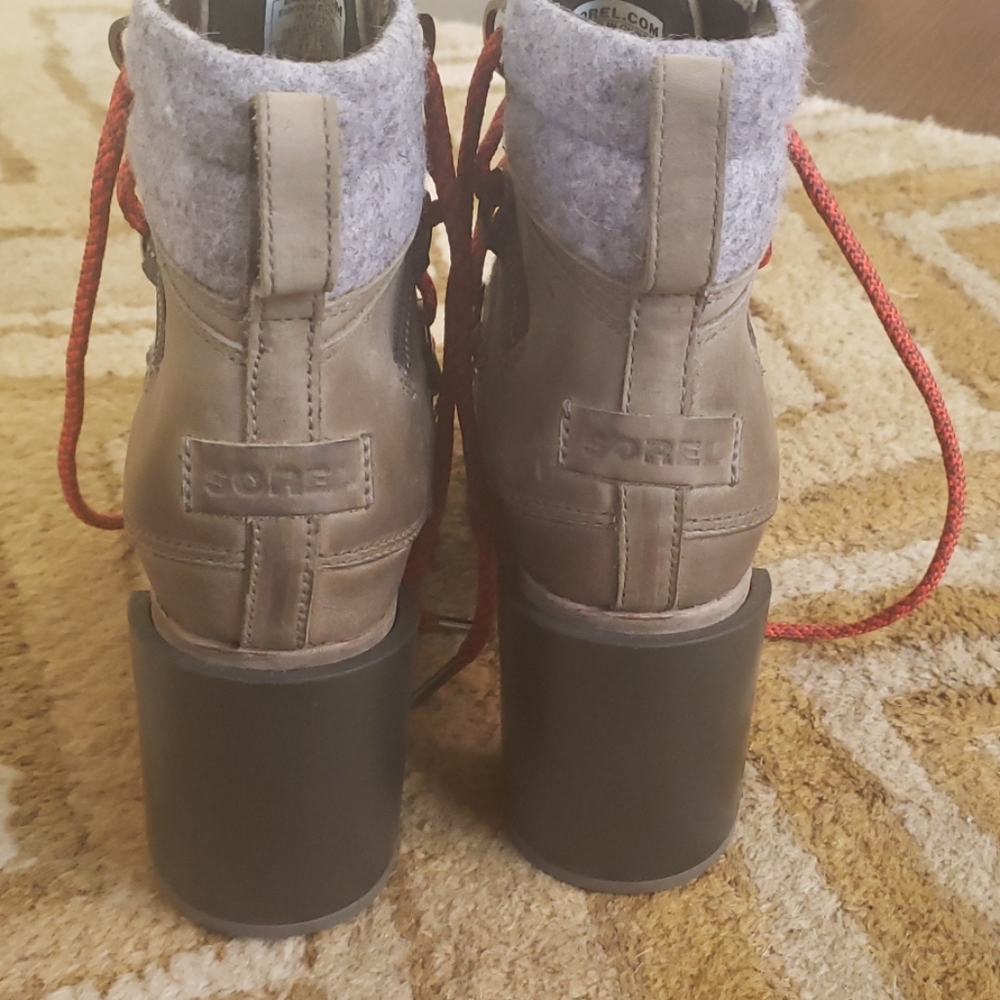 NEW SOREL Women's BLAKE lace bootie. Hiker style.